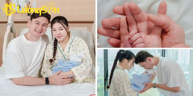 Văn Lâm hạnh phúc cùng người vợ thân thương